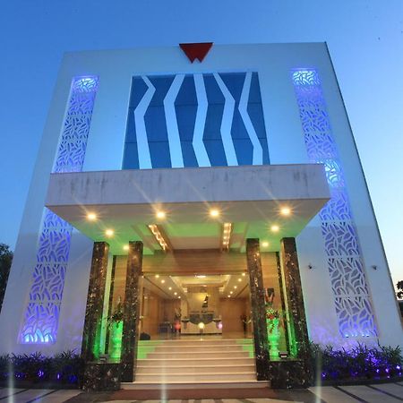 Wingston A Treehouse Hotel Goverdhan Radha Kund Kültér fotó